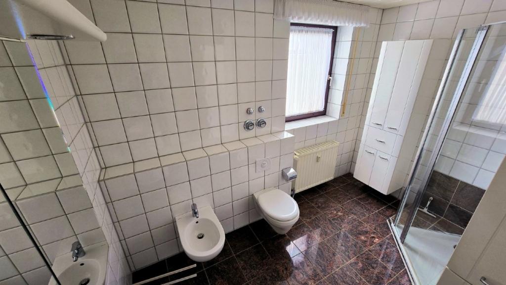 Großzügige 3-Zimmer-Erdgeschosswohnung mit Südterrasse und Garage - Foto 4