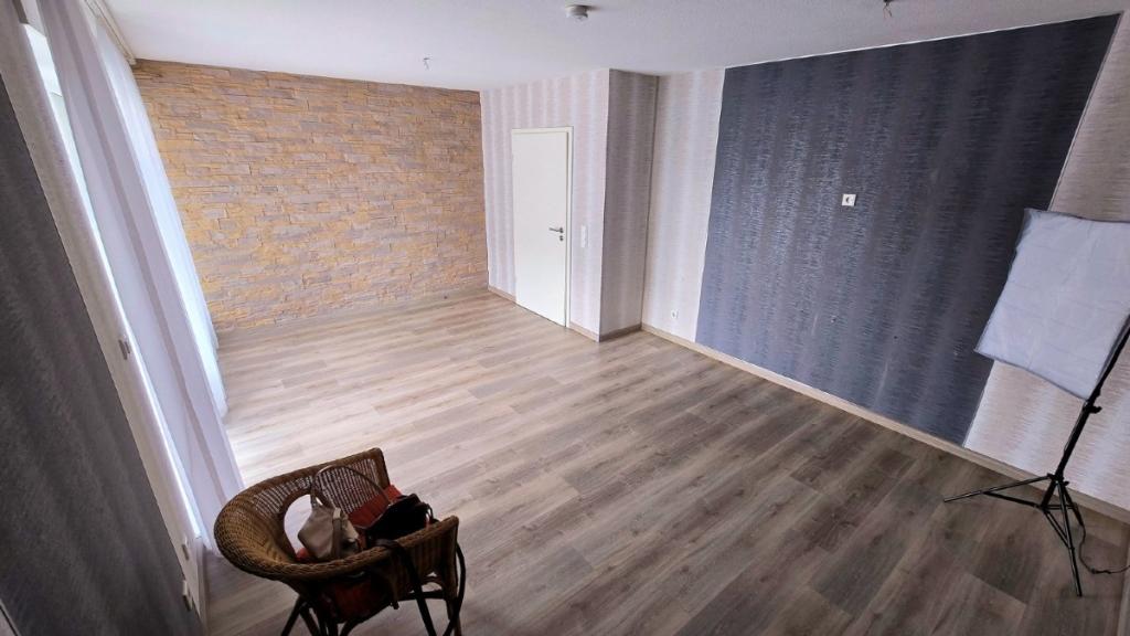 Gepflegte 3-Zimmer-Wohnung mit Balkon, Garage und Klimaanlage in zentraler Lage - Foto 2
