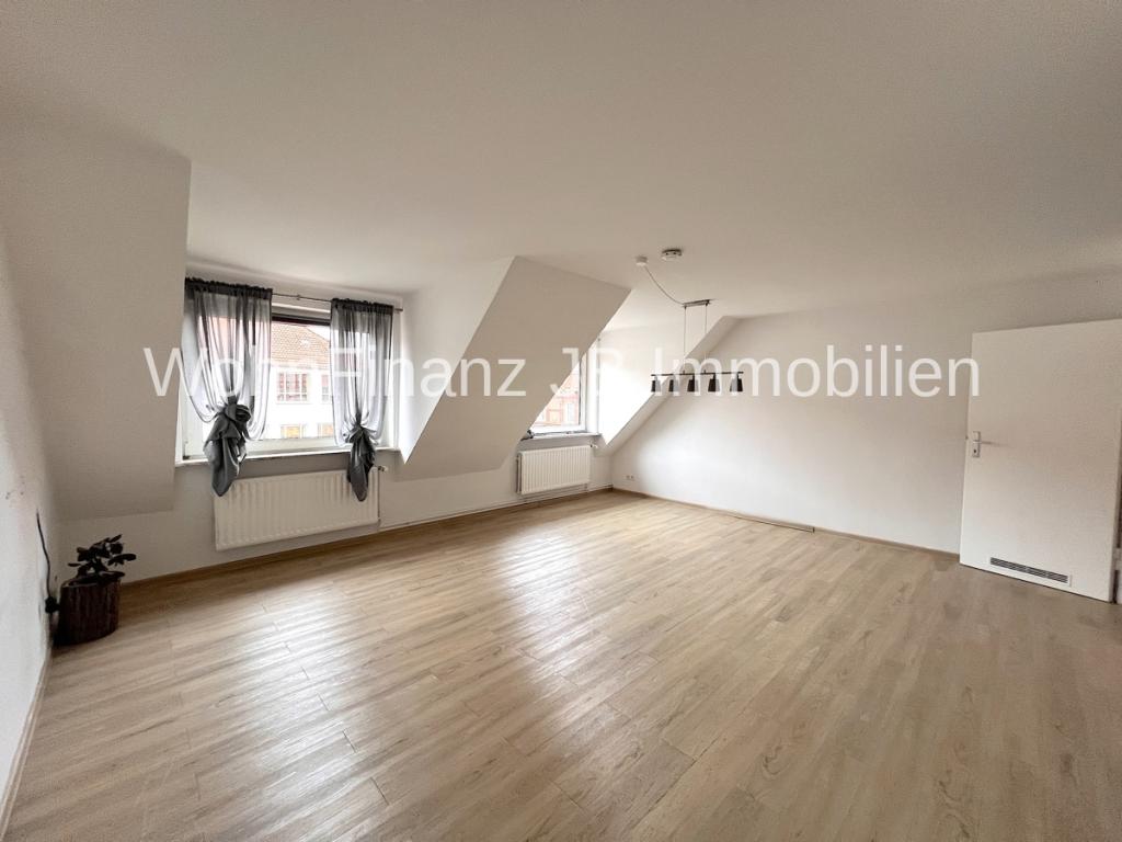 Großzügige 3-Raum Dachgeschosswohnung in absolut bevorzugter, zentraler Lage - Photo 5
