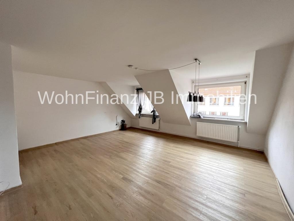 Großzügige 3-Raum Dachgeschosswohnung in absolut bevorzugter, zentraler Lage - Photo 1