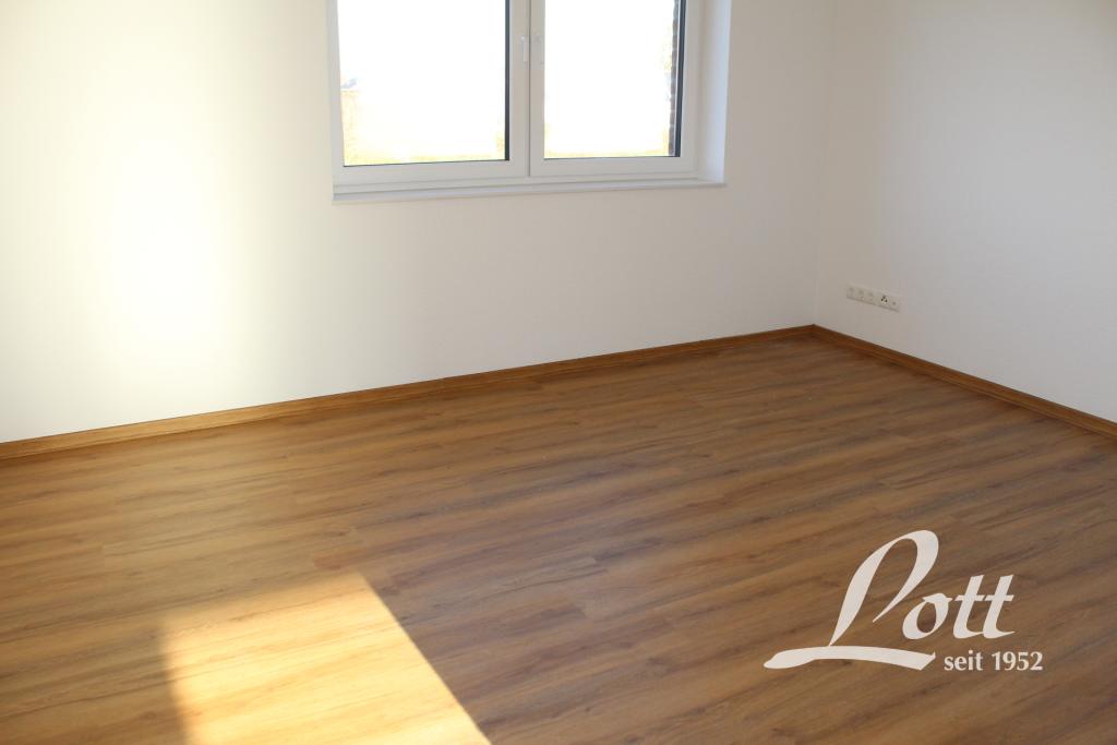 **Erstbezug ! Sonnige Erdgeschosswohnung mit Terrasse!** - Photo 1