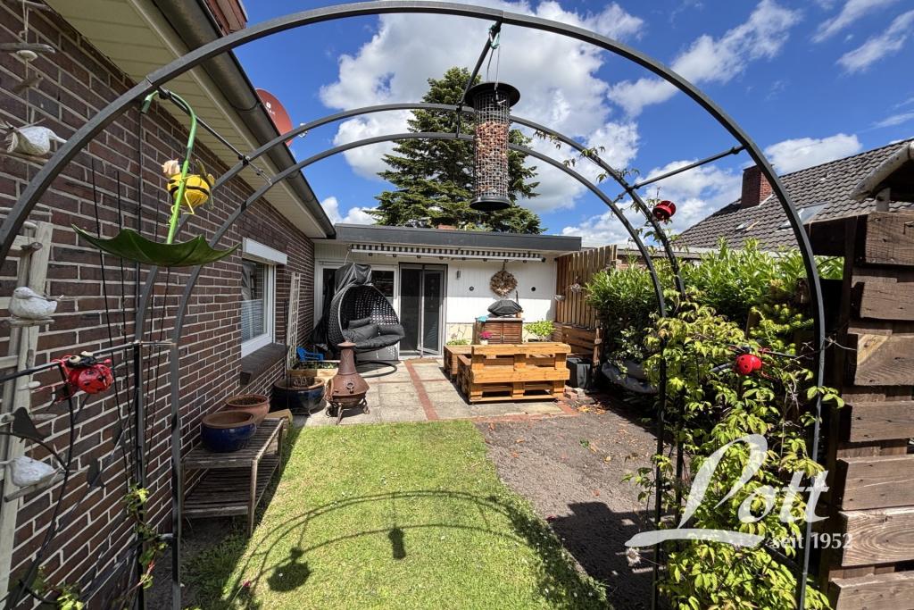 ++ Attraktives Einfamilienhaus mit Garten und Terrasse in beliebter Wohnlage von Westerstede! ++ - Foto 1