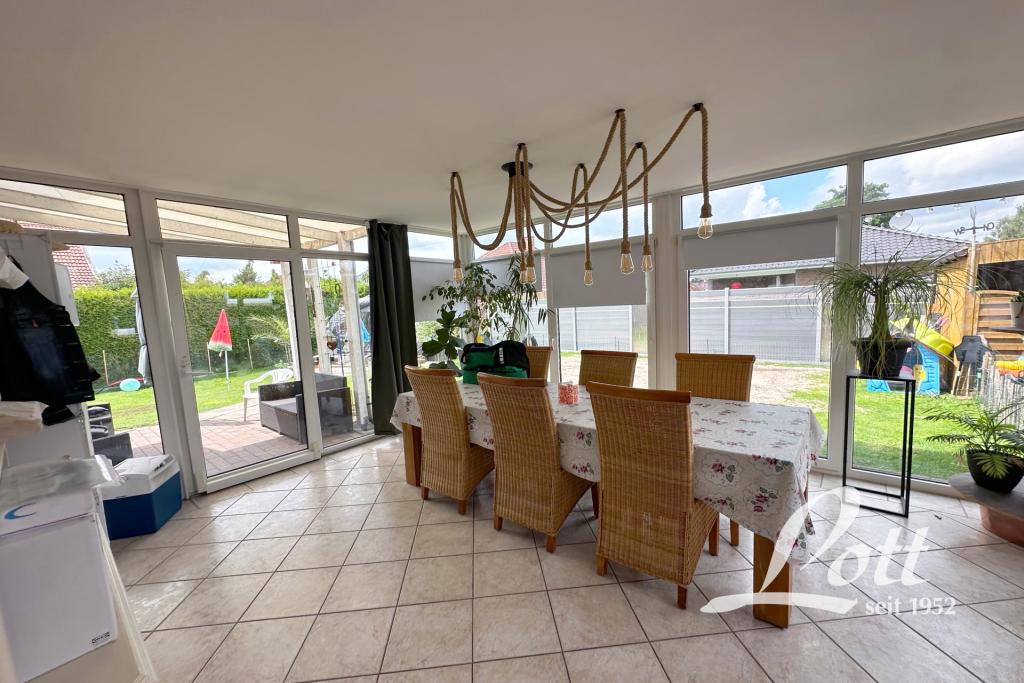 **Familienfreundliches Einfamilienhaus mit Garage in beliebter Wohnlage von Augustfehn!** - Photo 2