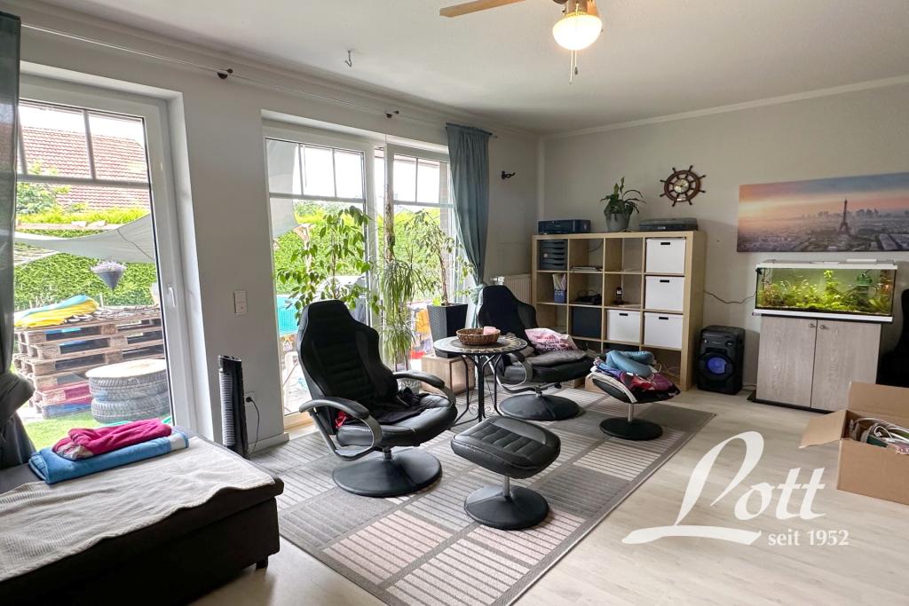 **Familienfreundliches Einfamilienhaus mit Garage in beliebter Wohnlage von Augustfehn!** - Photo 1