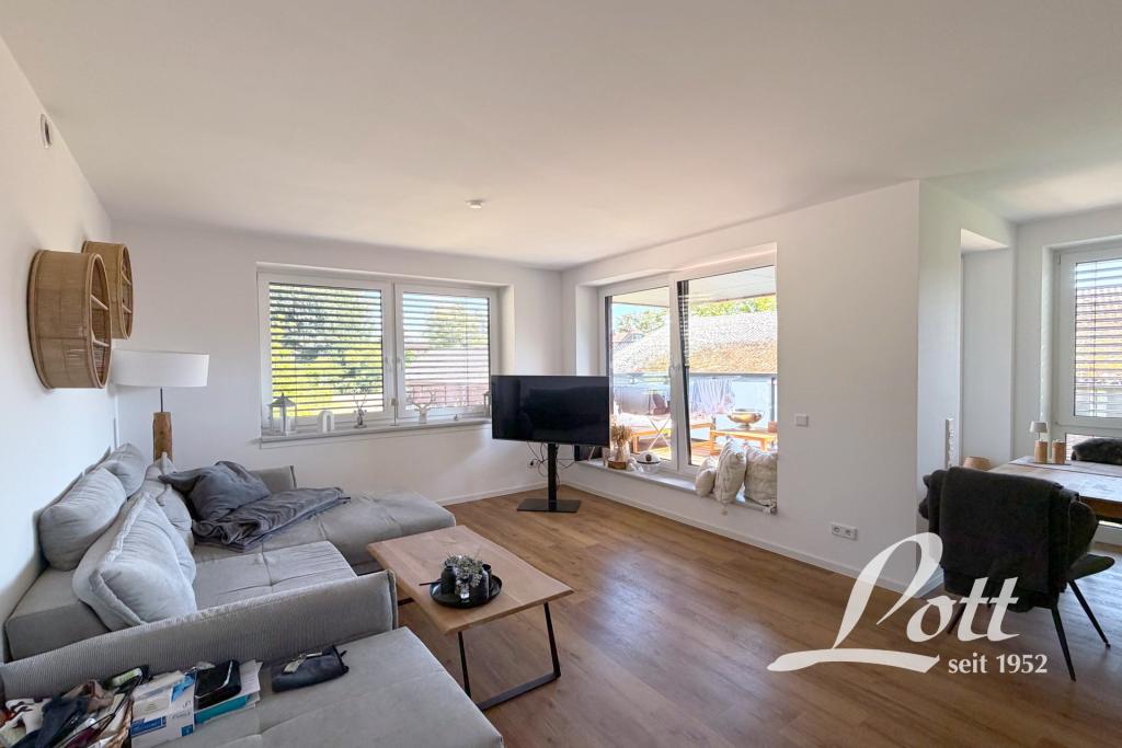 +++ Helle 2-Zimmer Wohnung im I. OG mit Fahrstuhl in Bad Zwischenahn! ++ - Photo 1