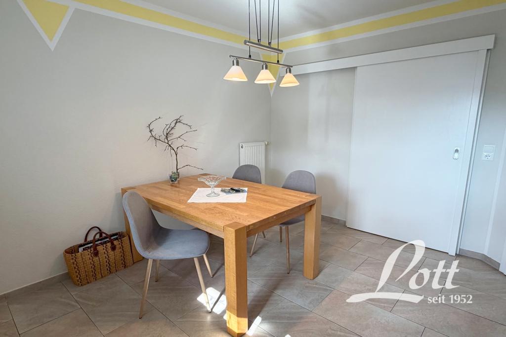 **Exklusive 3-Zimmer-Dachgeschosswohnung mit Aufzug in zentraler Lage von Augustfehn** - Foto 5