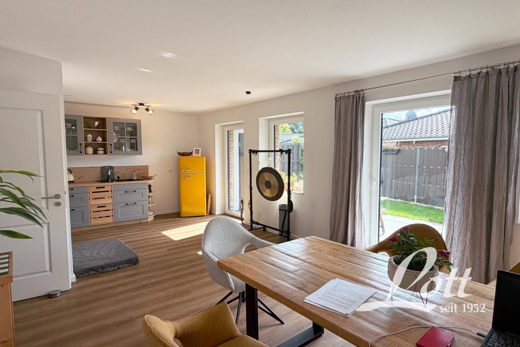 **Neuwertige Erdgeschosswohnung mit Terrasse und Garten in Augustfehn - direkte Bahnhofsnähe!** - Foto 1