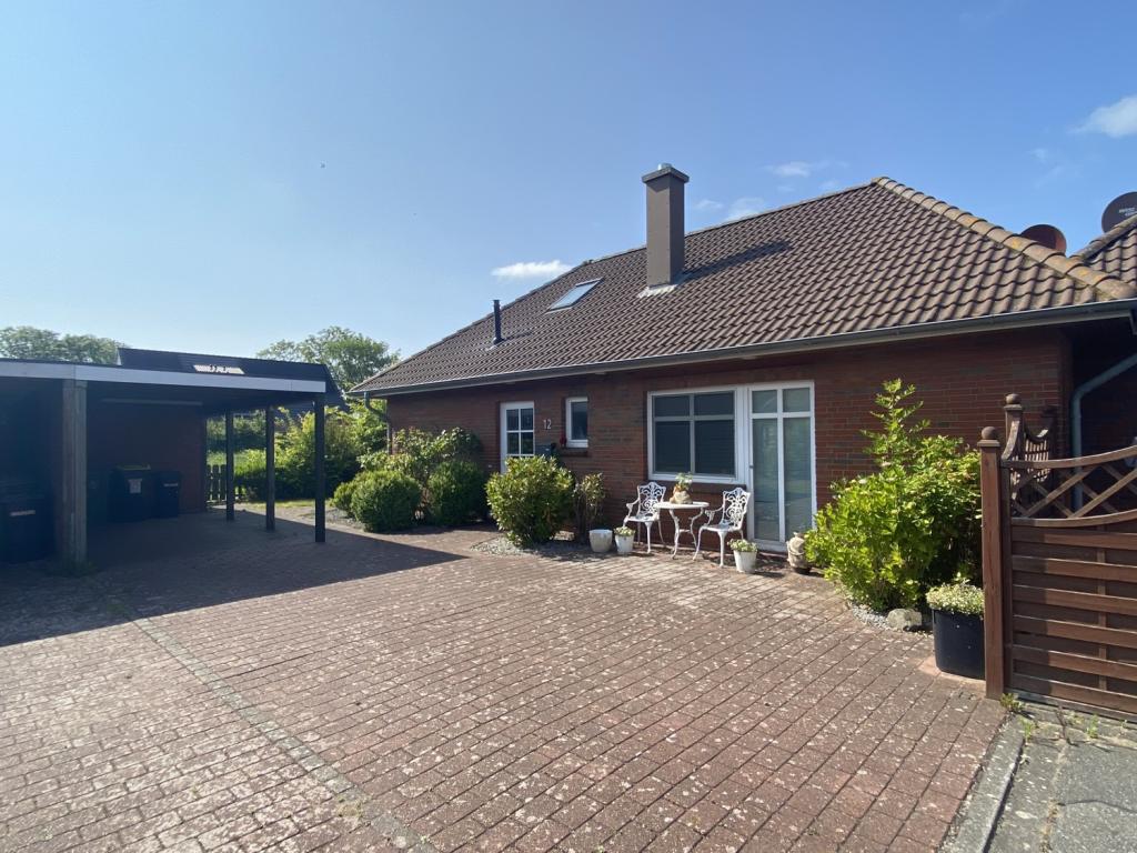 Ansicht Süden mit Carport
