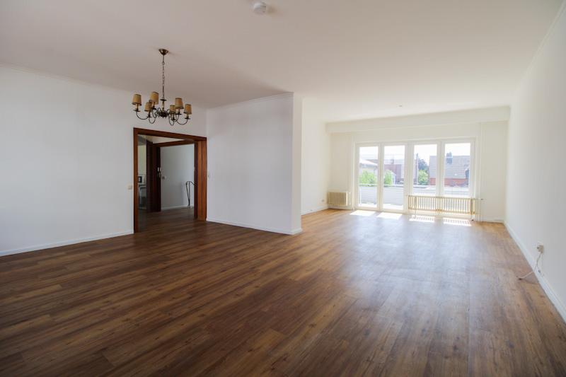 Große, modernisierte Maisonettewohnung mit Dachterrasse in der Heider Fußgängerzone - Photo 1