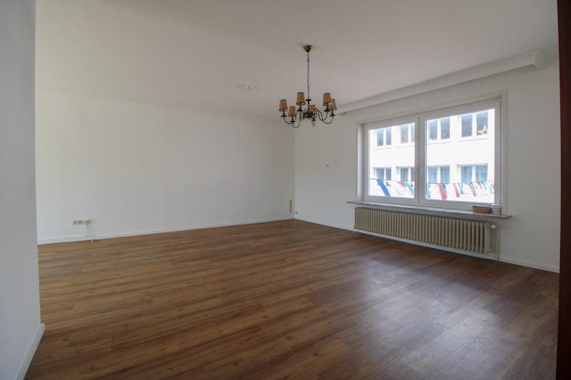 Große, modernisierte Maisonettewohnung mit Dachterrasse in der Heider Fußgängerzone - Photo 2