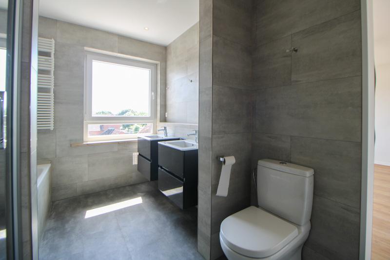 Große, modernisierte Maisonettewohnung mit Dachterrasse in der Heider Fußgängerzone - Photo 5