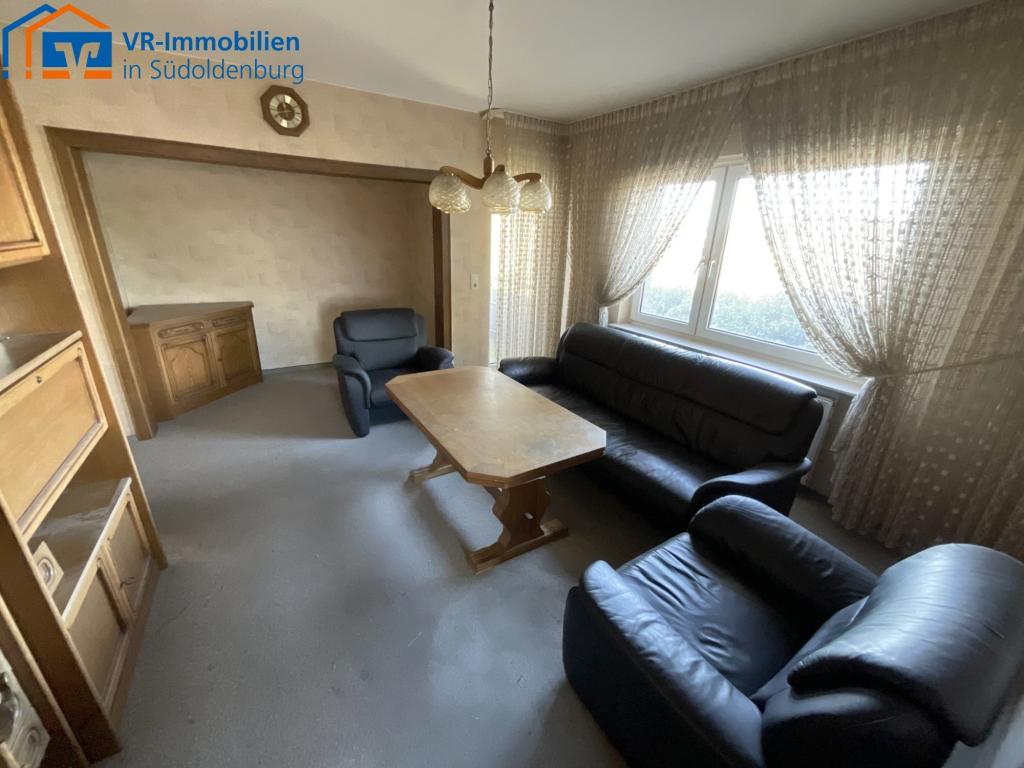I. OG Wohnzimmer mit Balkon