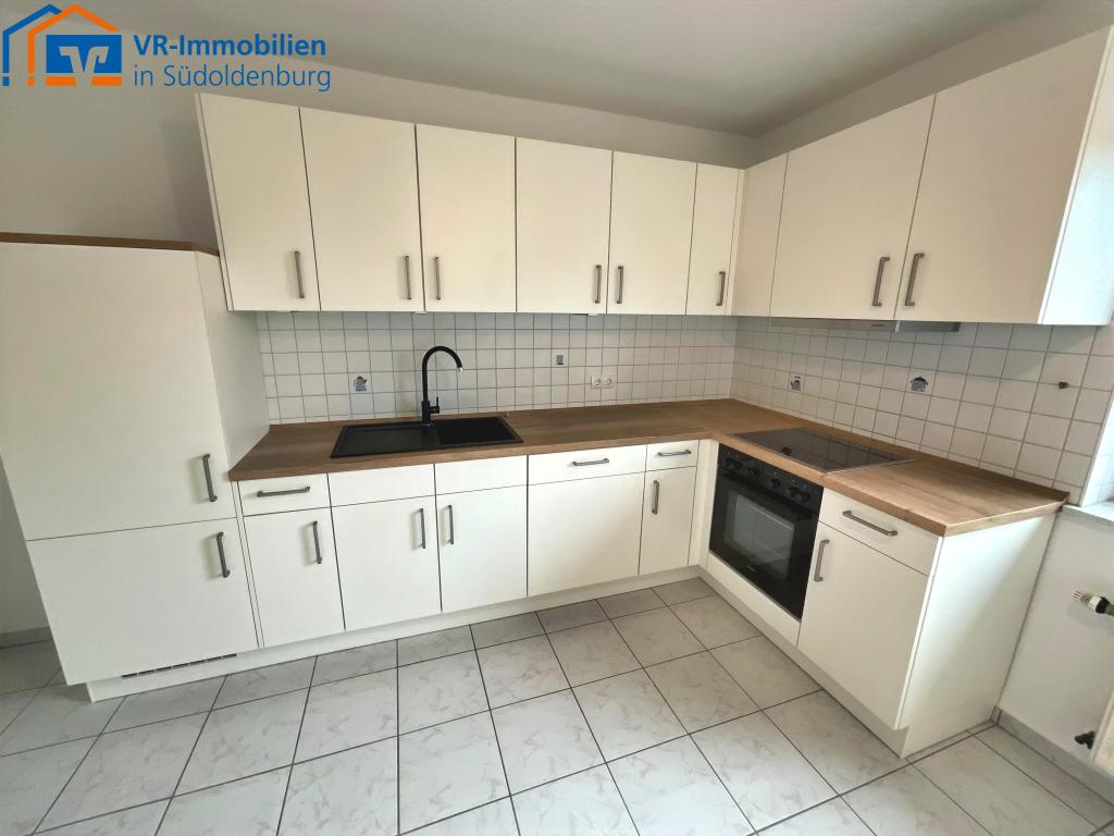 Ciynah in Friesoythe: Modernisierte Oberwohnung mit Balkon und Einbauküche! - Photo 3