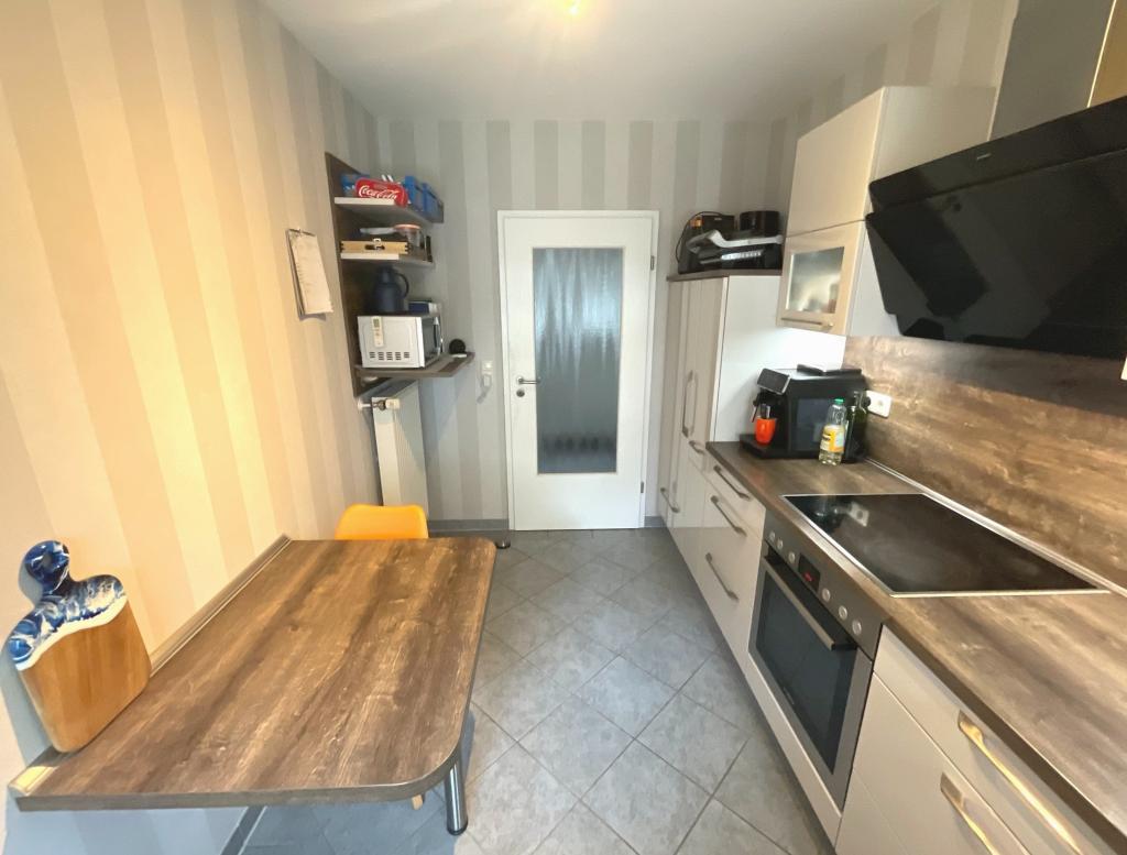 Sehr schöne Dachgeschosswohnung mit Balkon und Einbauküche in Garrel! - Photo 2