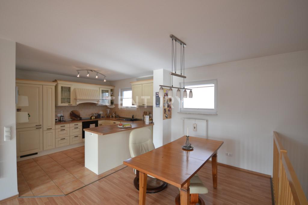 Küche und Essbereich im OG Maisonette-Wohnung