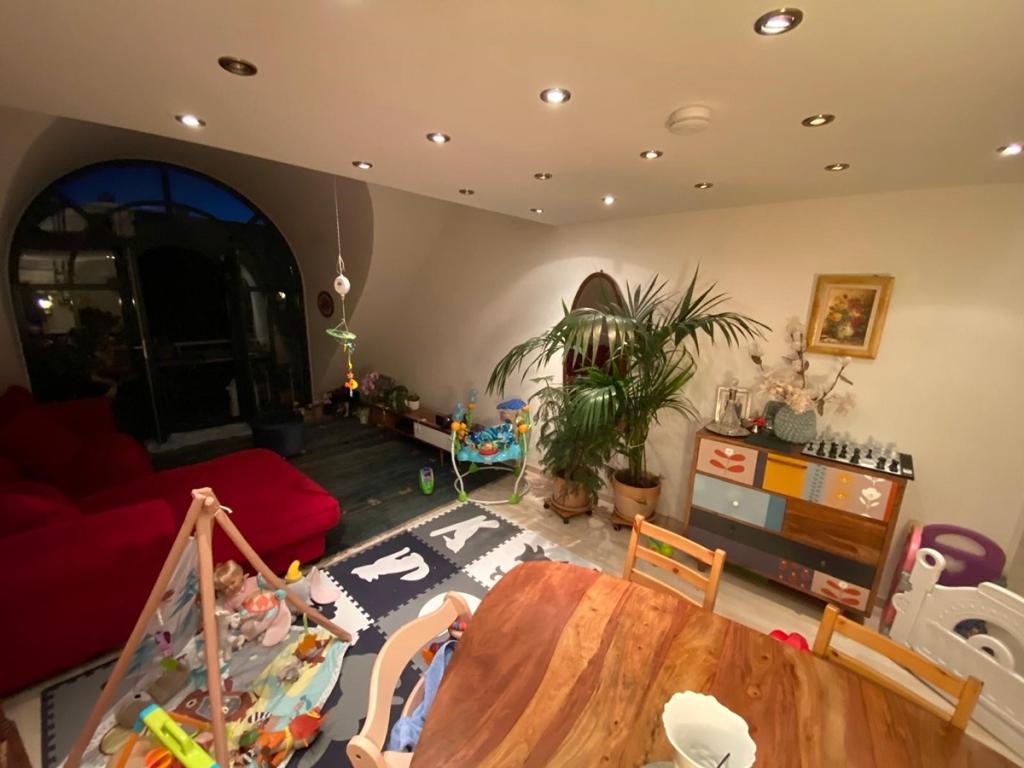 Dachgeschoss-Galerie-Wohnung in Feldmoching - Photo 2
