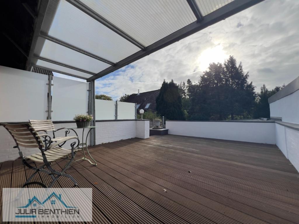 Südterrasse, mit überdachtem Bereich