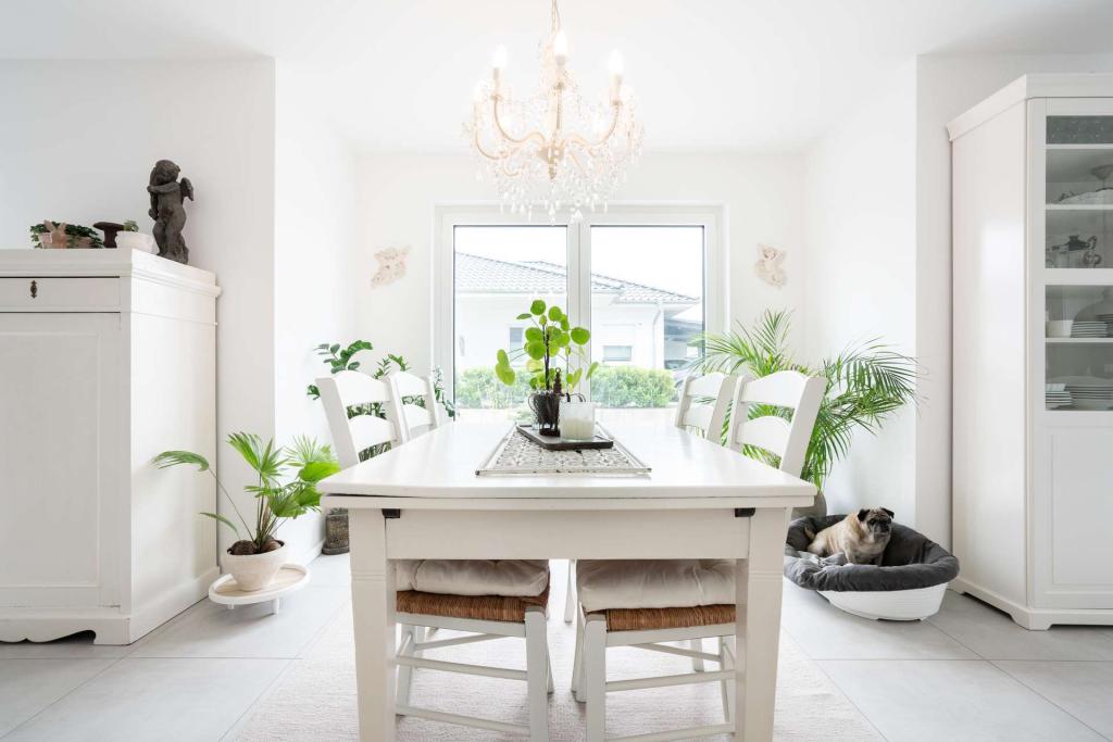 Modernes, lichtdurchflutetes Einfamilienhaus - Foto 1