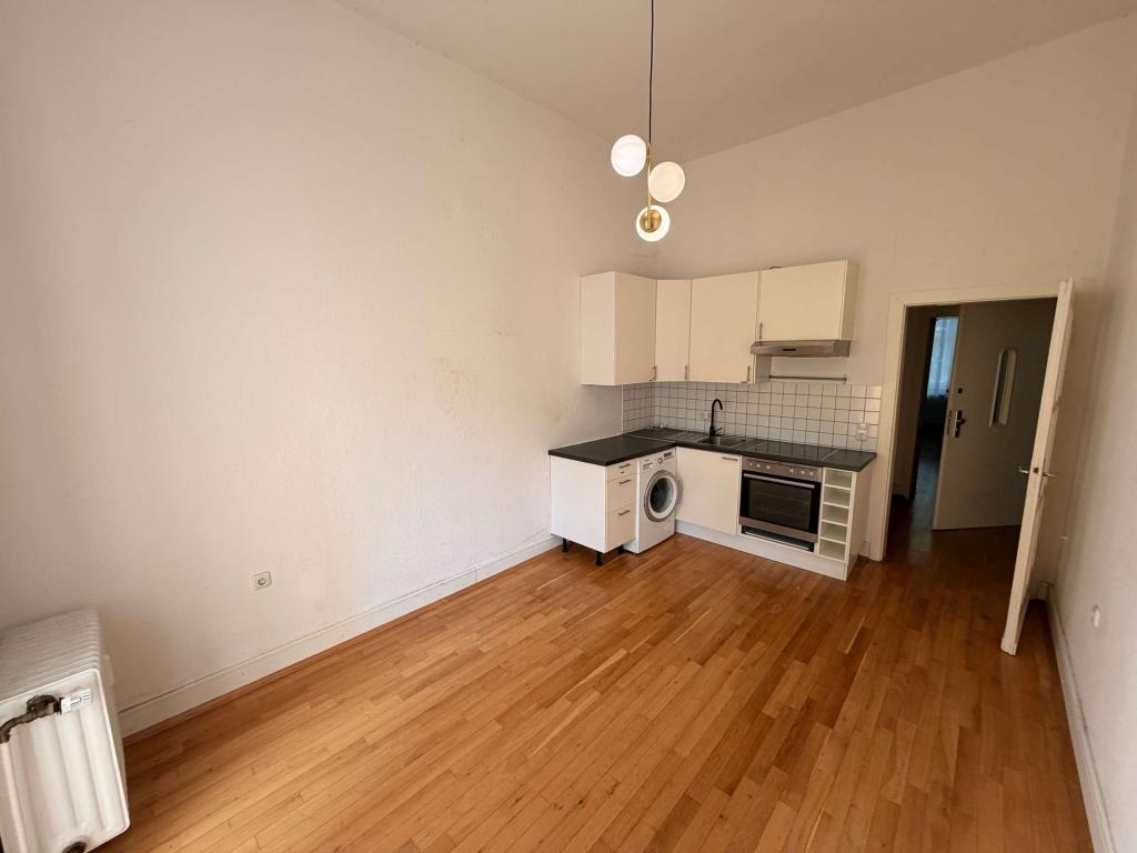 Charmante Altbauwohnung mit Balkon und Gartenblick im Herzen von Düsseldorf - Photo 1