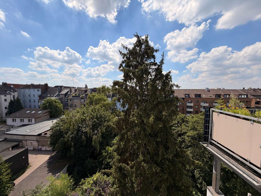 Charmante Altbauwohnung mit Balkon und Gartenblick im Herzen von Düsseldorf - Photo 5