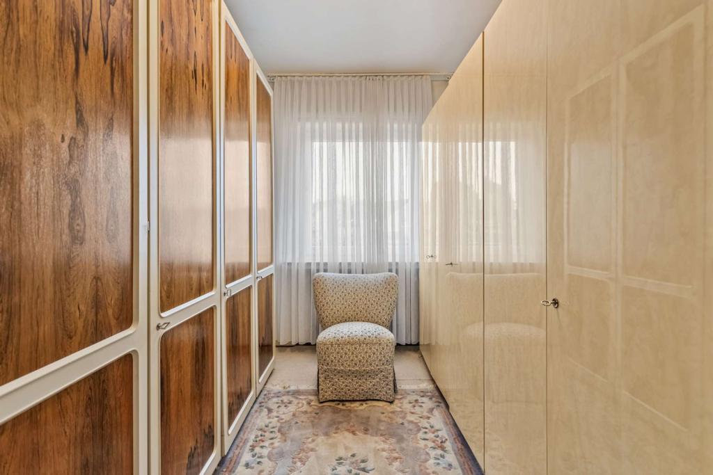Marcus Trapp - Immobilien_Ankleide_Büro_Schlafzimmer OG