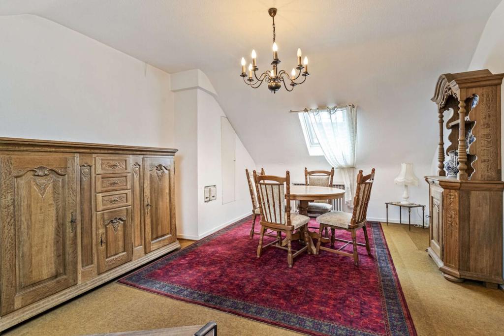 Marcus Trapp - Immobilien_Schlafen_Kind_Büro DG