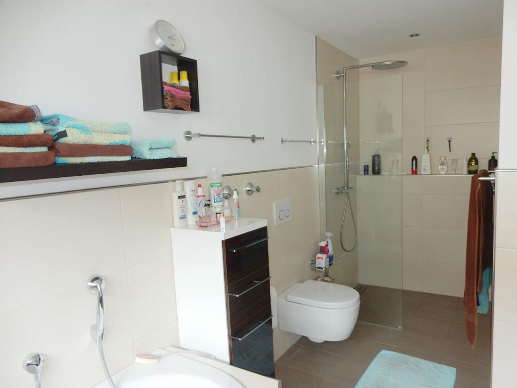 Obertshausen, 4-Zimmer Doppelhaushälfte mit Garage in ruhiger Lage - Photo 5