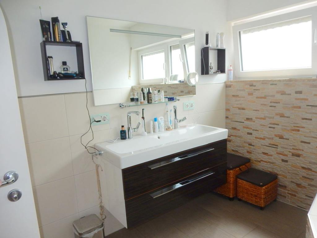 Obertshausen, 4-Zimmer Doppelhaushälfte mit Garage in ruhiger Lage - Photo 4