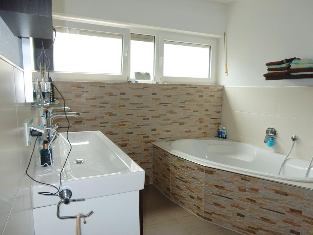 Obertshausen, 4-Zimmer Doppelhaushälfte mit Garage in ruhiger Lage - Photo 3