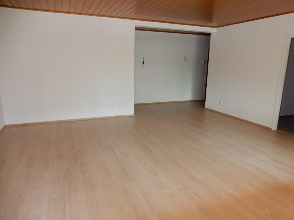 3-Zimmerwohnung in gepflegter Wohneinheit mit Balkon und Garage in Mühlheim am Main - Foto 2