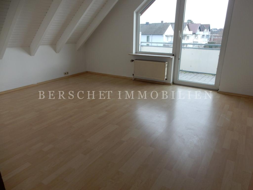 3-Zimmer DG-Wohnung mit Balkon, 2 Stellplätzen und Gartennutzung in Obertshausen - Foto 3