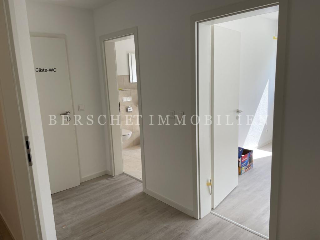 Wohnen in der Stadtvilla, Erstbezug nach Kernsanierung in Obertshausen - Photo 5