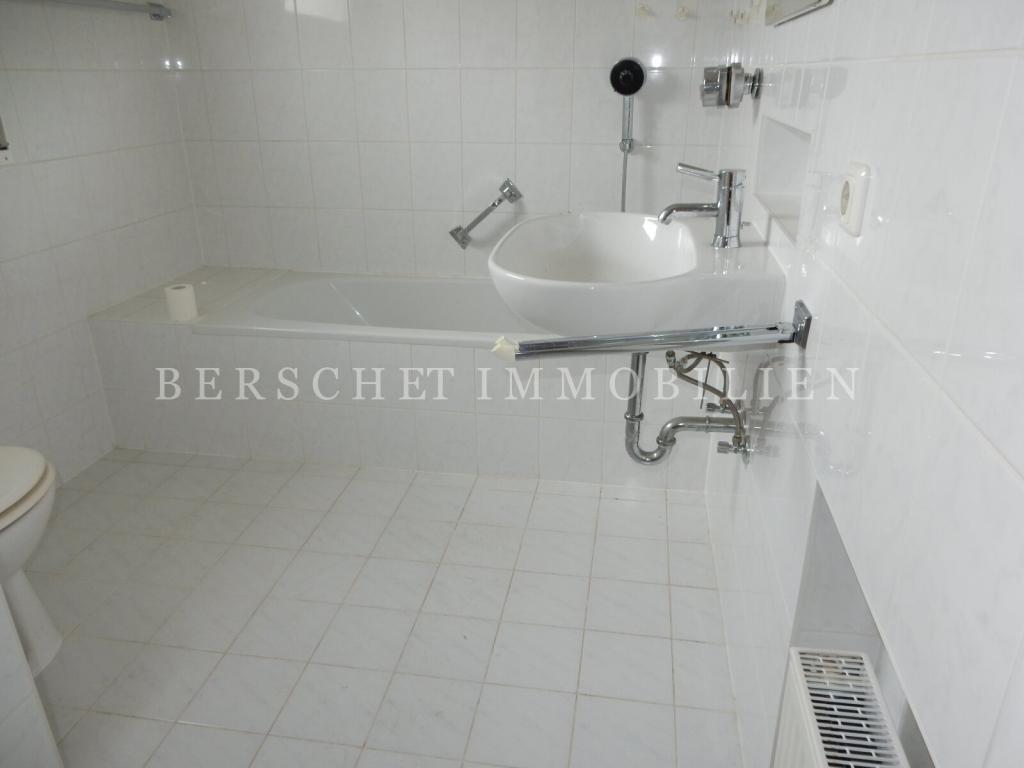 3-Zimmerwohnung in 2-Famileinhaus mit Balkon und Garage in Obertshausen - Foto 4