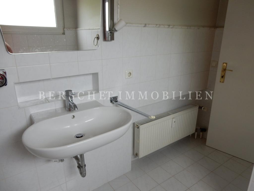3-Zimmerwohnung in 2-Famileinhaus mit Balkon und Garage in Obertshausen - Foto 3