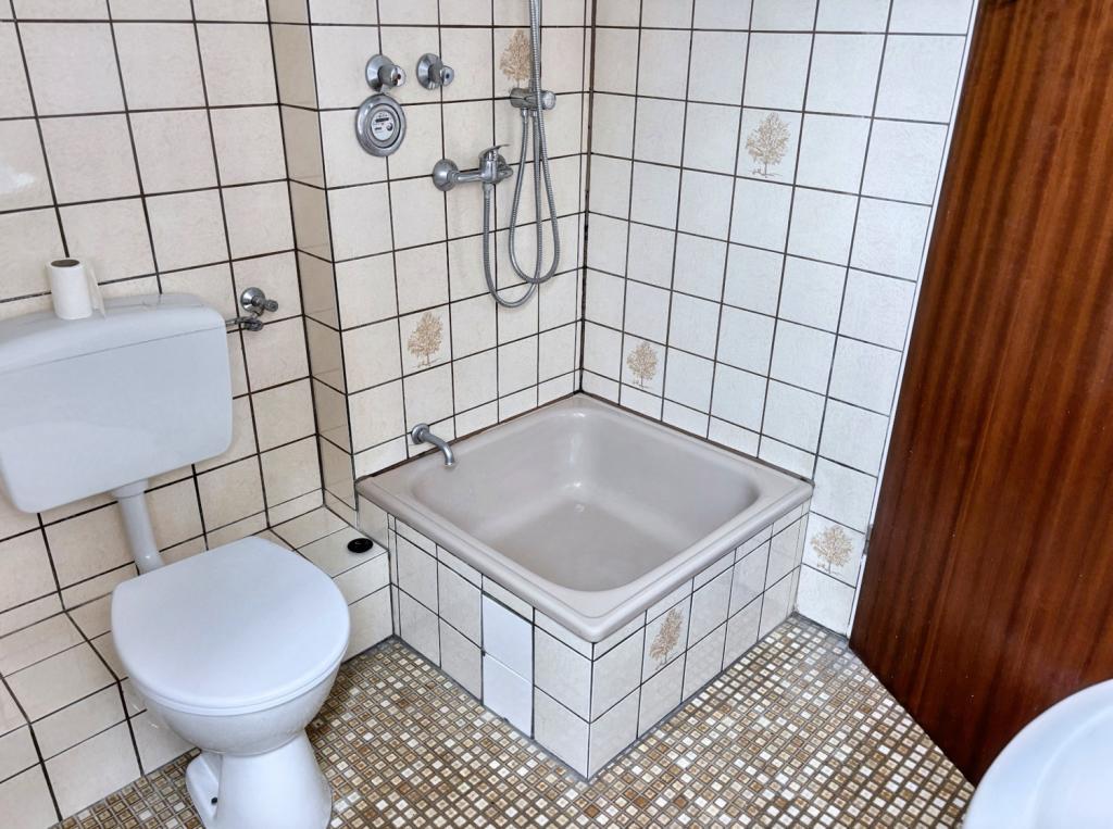 Charmante Dachgeschosswohnung in zentraler Lage – fußläufig zum Bahnhof - Photo 3