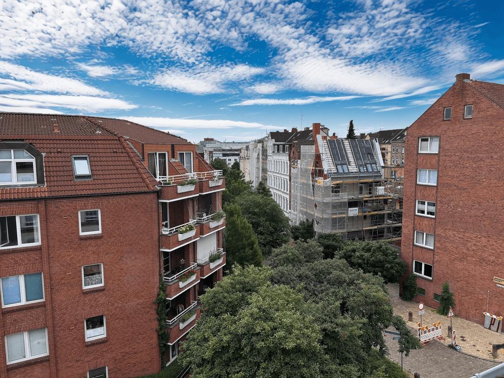 Charmante Dachgeschosswohnung in zentraler Lage – fußläufig zum Bahnhof - Photo 4