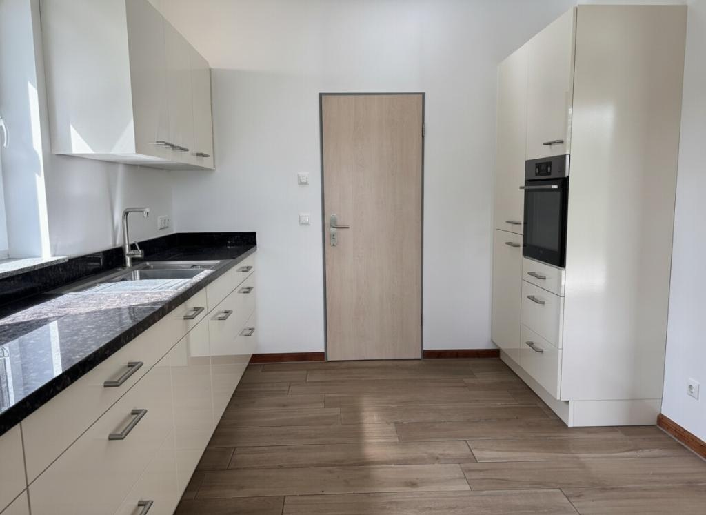 Moderner Bungalow mit Sauna und Hofleben vor der Tür - Photo 5
