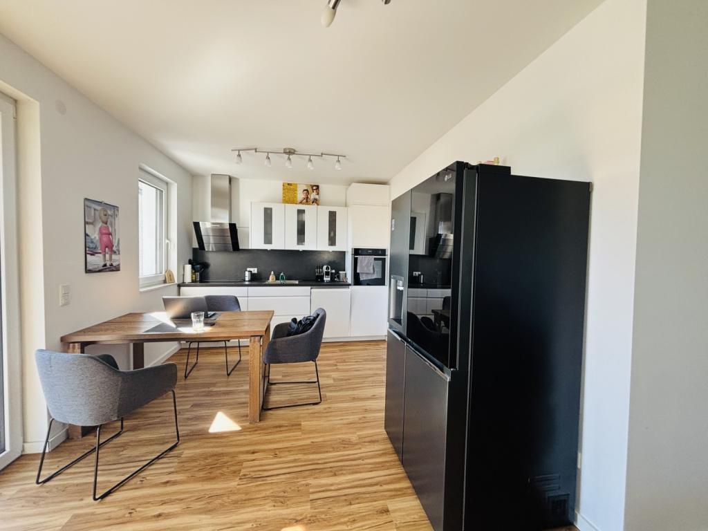 Hochwertige Etagenwohnung | ca. 96 m² | Stellplatz | KfW 55 | 3 Zimmer | Miete - Photo 2