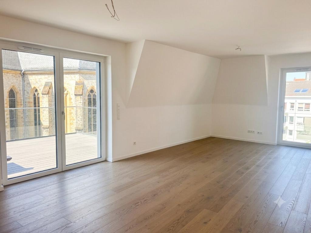 Modernes Penthousegefühl - 2-Zimmer-Wohnung mit Aufzug und Dachterrasse - Photo 1