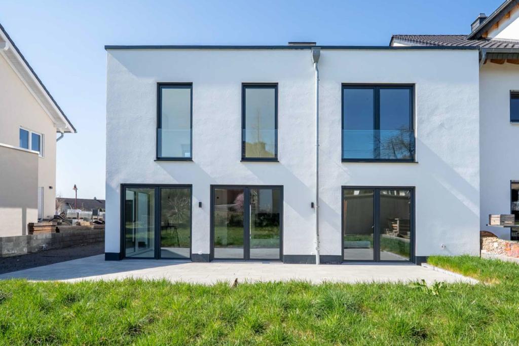 Hintere Haus-/ Terrassenansicht