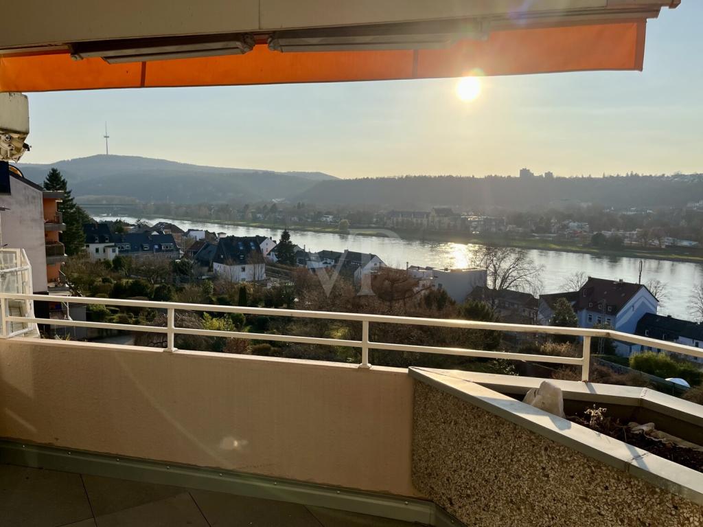 3,5-Zimmer-Wohnung in fantastischer Blicklage - inklusive Fahrstuhl und TG-Stellplatz - Photo 5