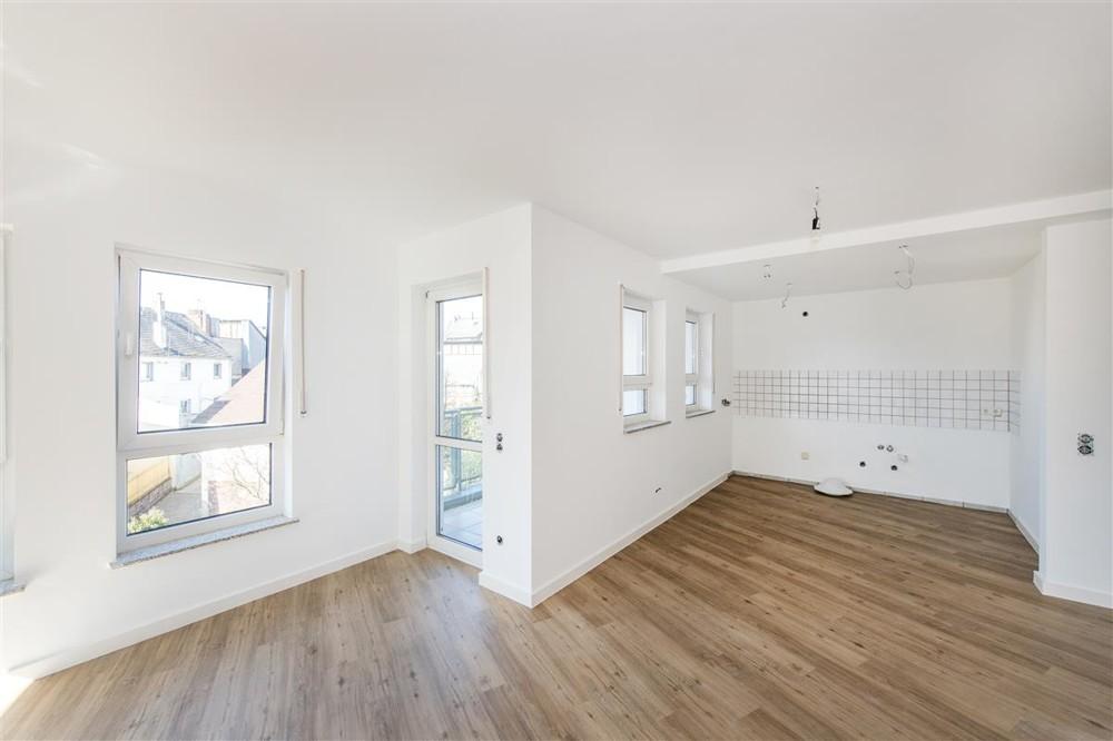 Gepflegte Wohnung mit Balkon und neuwertiger Einbauküche in WHU- Nähe - Photo 3