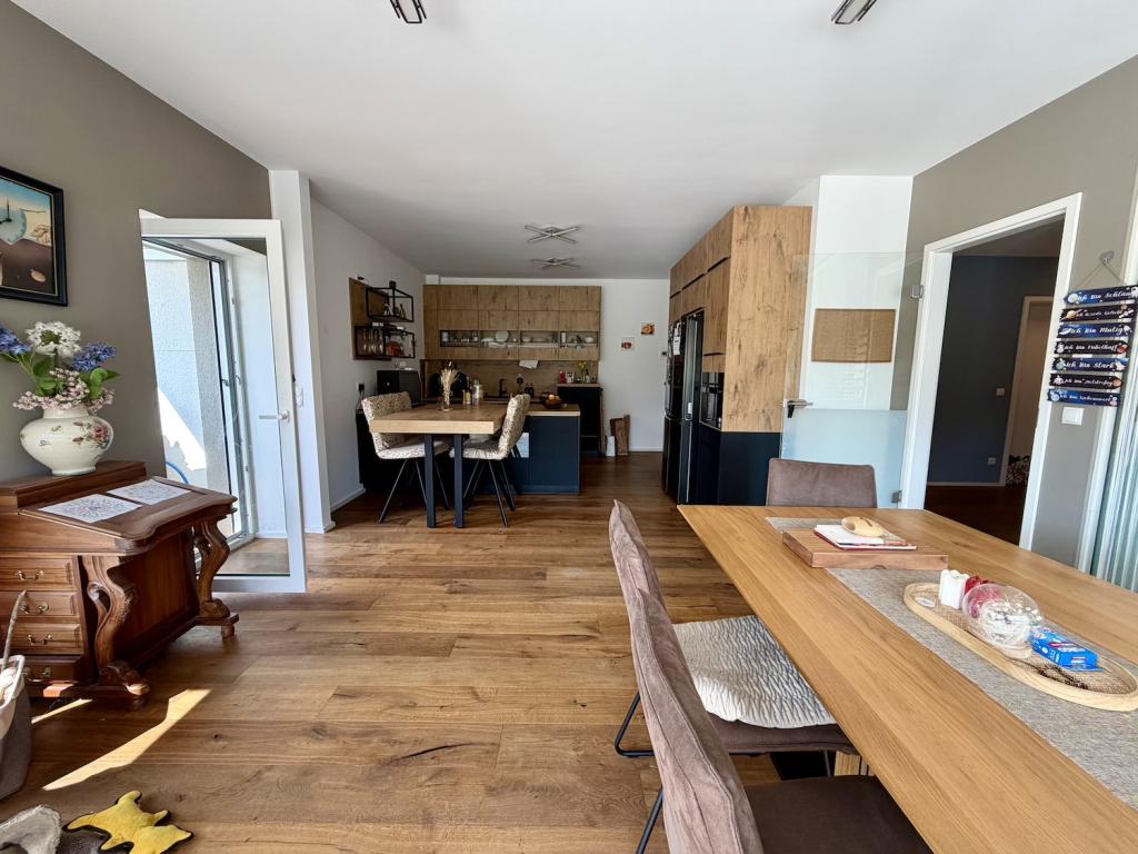 Moderne Erdgeschoss- Wohnung mit Terrasse und Gartenanteil - Photo 3