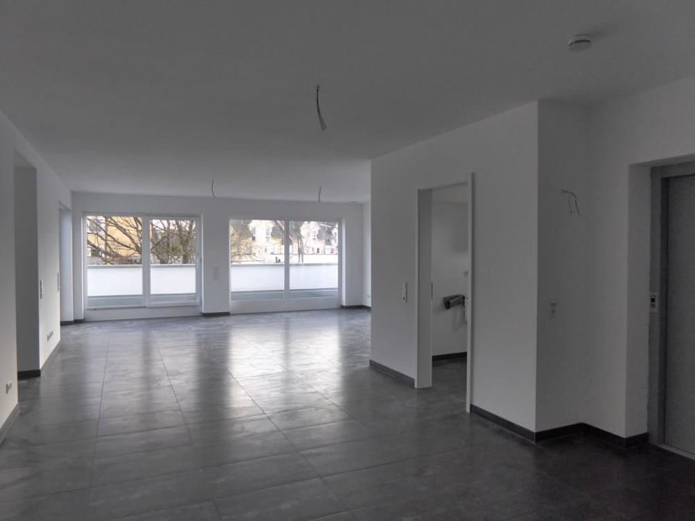 Zentral und großzügig - Modernes Penthouse mit Einbauküche nahe ICE Bahnhof - Foto 2