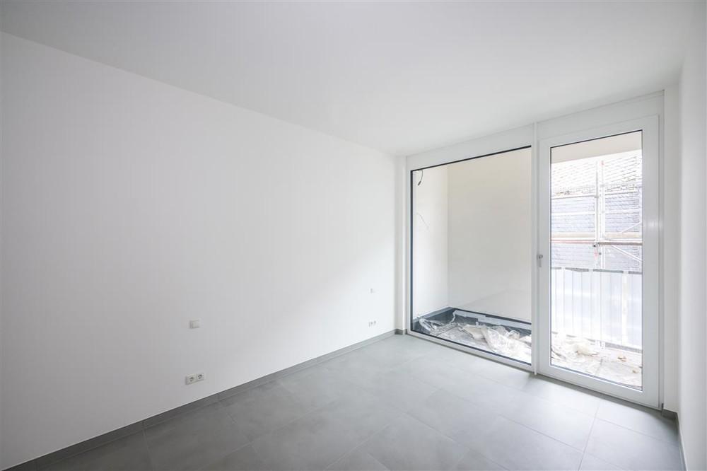 Hochwertige Wohnung im 2. OG mit Aufzug und Balkon - Photo 3