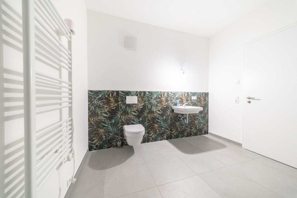 Hochwertige Wohnung im 2. OG mit Aufzug und Balkon - Photo 5