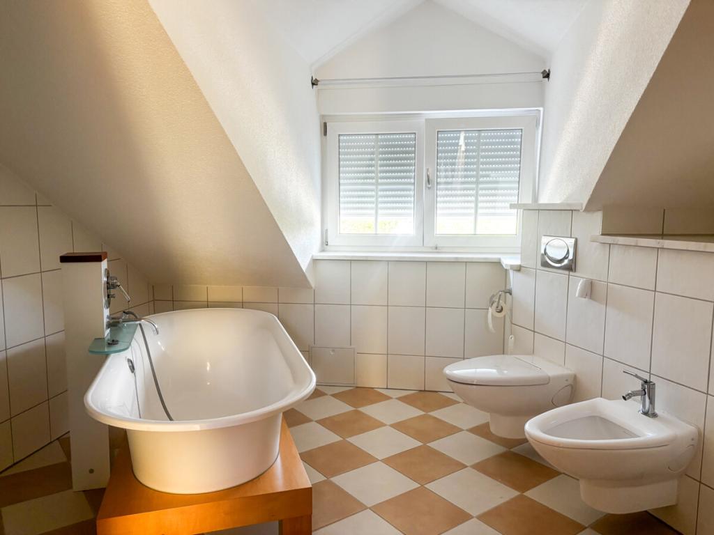 Großzügige 4,5-Zimmer-Wohnung in Saltendorf bei Wernberg - Foto 1