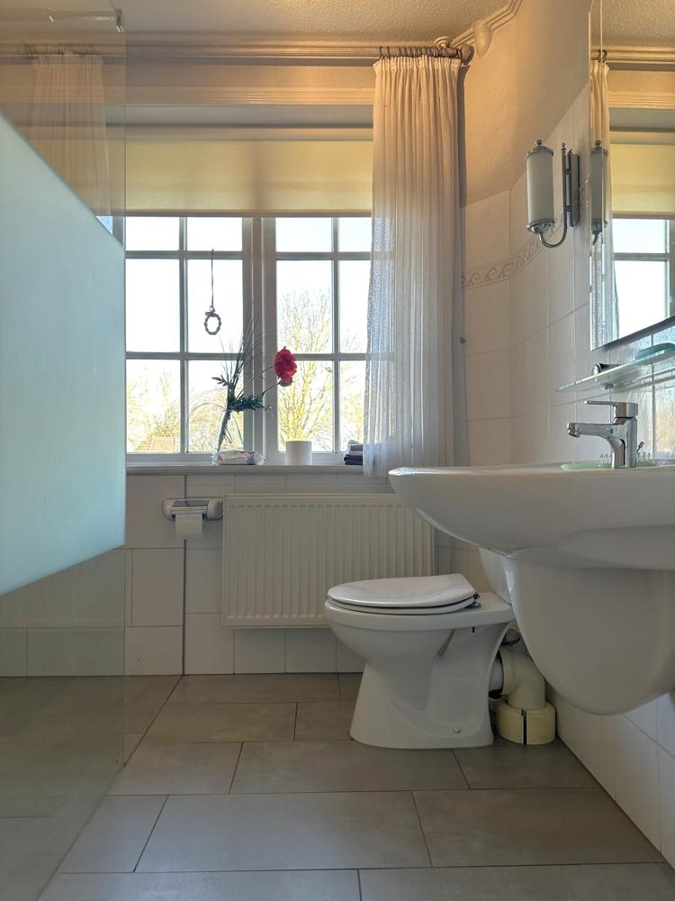 Haus 1 Bad mit Dusche