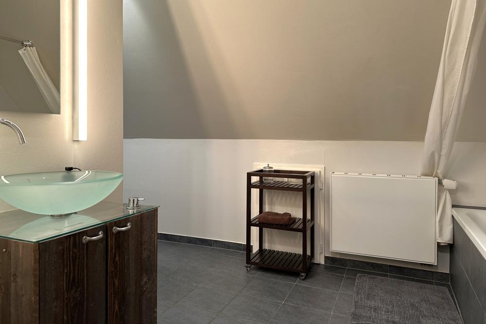 Badezimmer im DG