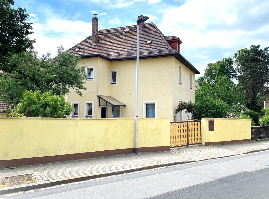 Blick zur Grundstückseinfahrt.jpg
